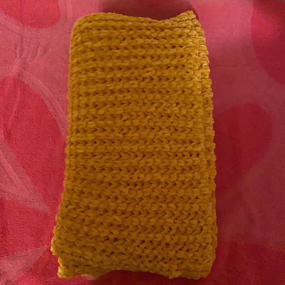 KNIT INFINITY SCARF - Picture 3 of 4